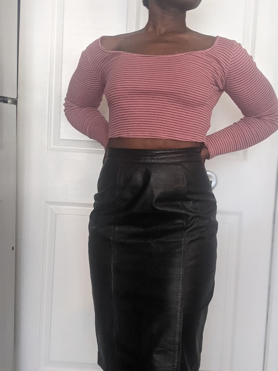 Size small Vintage black leather pencil skirt w/b… - image 10