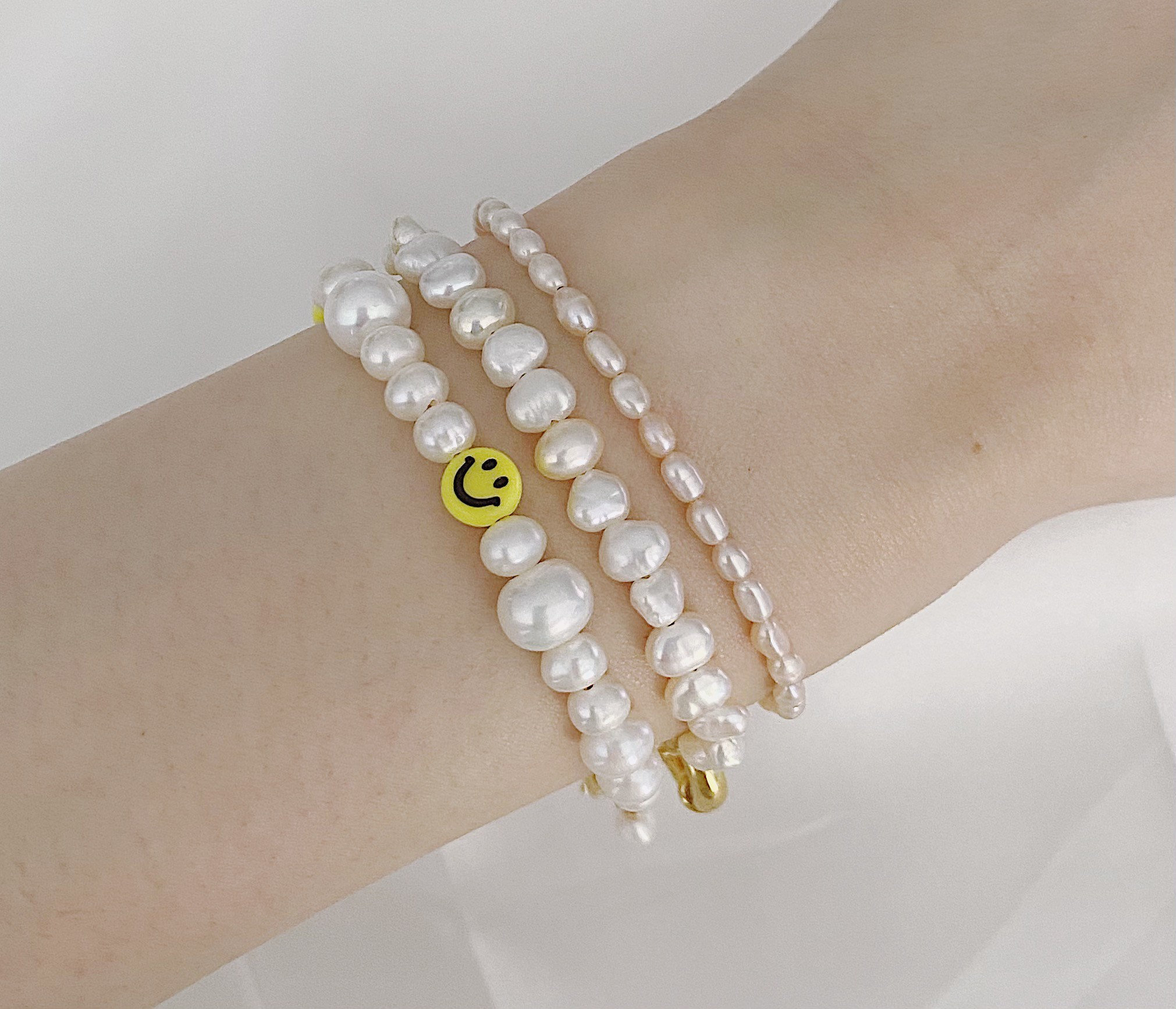 ブレスレット Iced Smiley Real Pearl Bracelet (Gold) il_fullxfull.3136578813_23q7.jpg