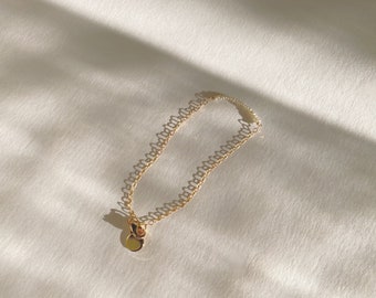 Pearl bracelet, dainty bracelet, pearl bar bracelet, delicate gemstone bracelet