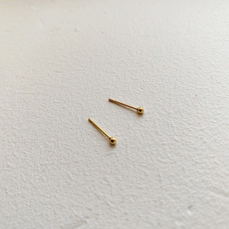 everyday simple cute delicate piercing cartilage lobe sensitive ears jewelry gold stud earrings 2mm dainty small mini tiny earring