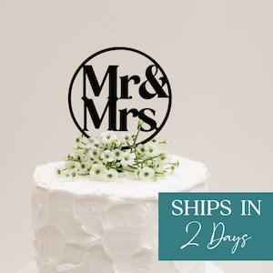 Mr. & Mrs. Wedding Cake Topper, Gold Acrylic Cake Topper, Custom Wedding Cake Topper, Acrylic Cake Topper, Personalized Bridal Cake Topper