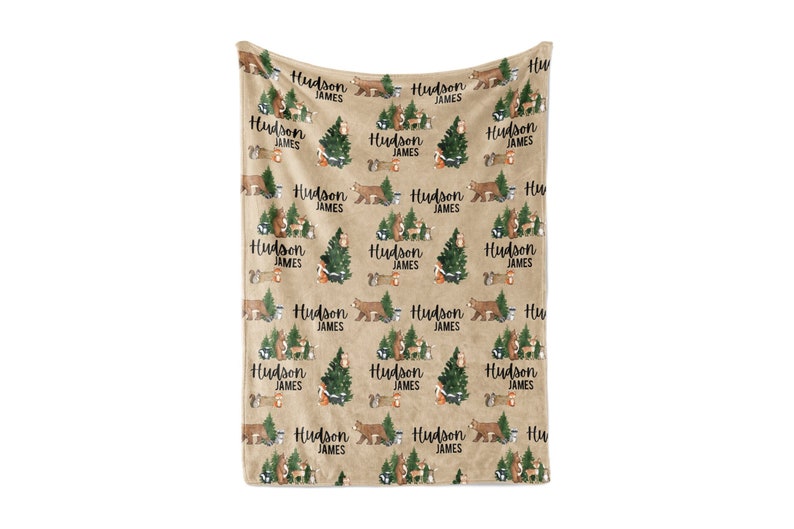 Woodland Blanket, Wildlife Name Blanket, Woodland Theme Nursery Decor, Personalized Forest Animal Blanket, Name Blanket for Boy bild 1