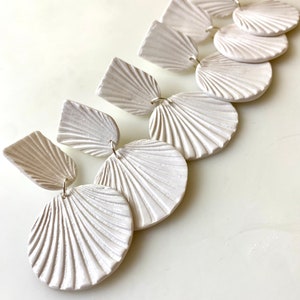 Seashell Clay Earrings, White Dangle Earrings, Birthday Gift For Her, Vacation Earrings, Tropical Jewelry, Beach Wedding Clay Earrings