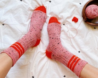 Easy Ribbed Socks Knitting Pattern ~ Totally Rad Ribbed Socks