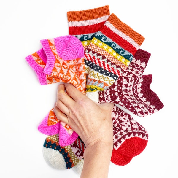 Lykke Socks ~ Easy beginner colorwork stranded sock knitting pattern