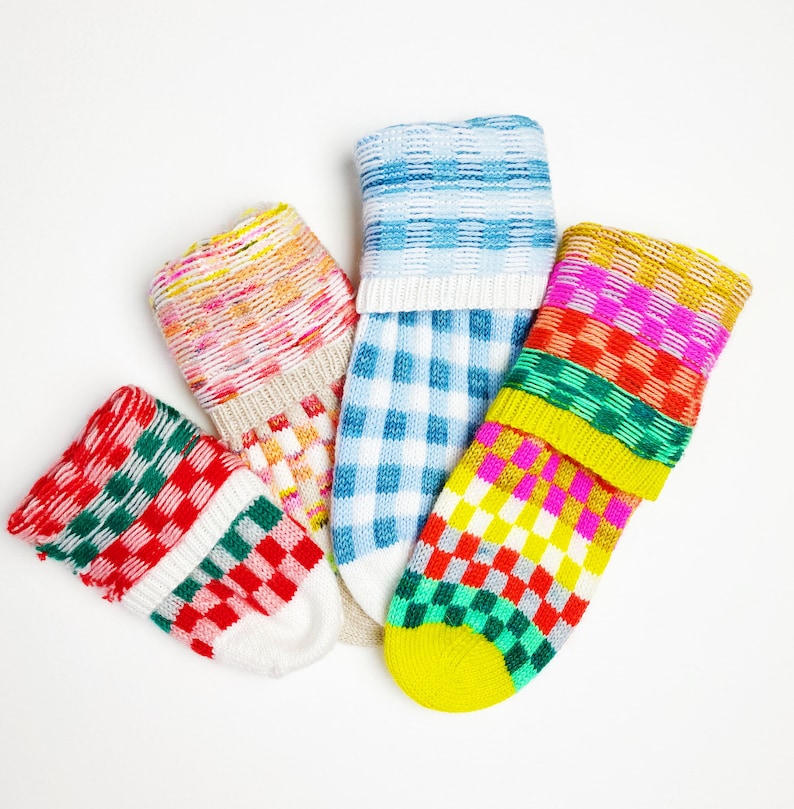 Easy Basic Colorwork Sock Knitting Pattern ~ Little Checks Socks - Etsy