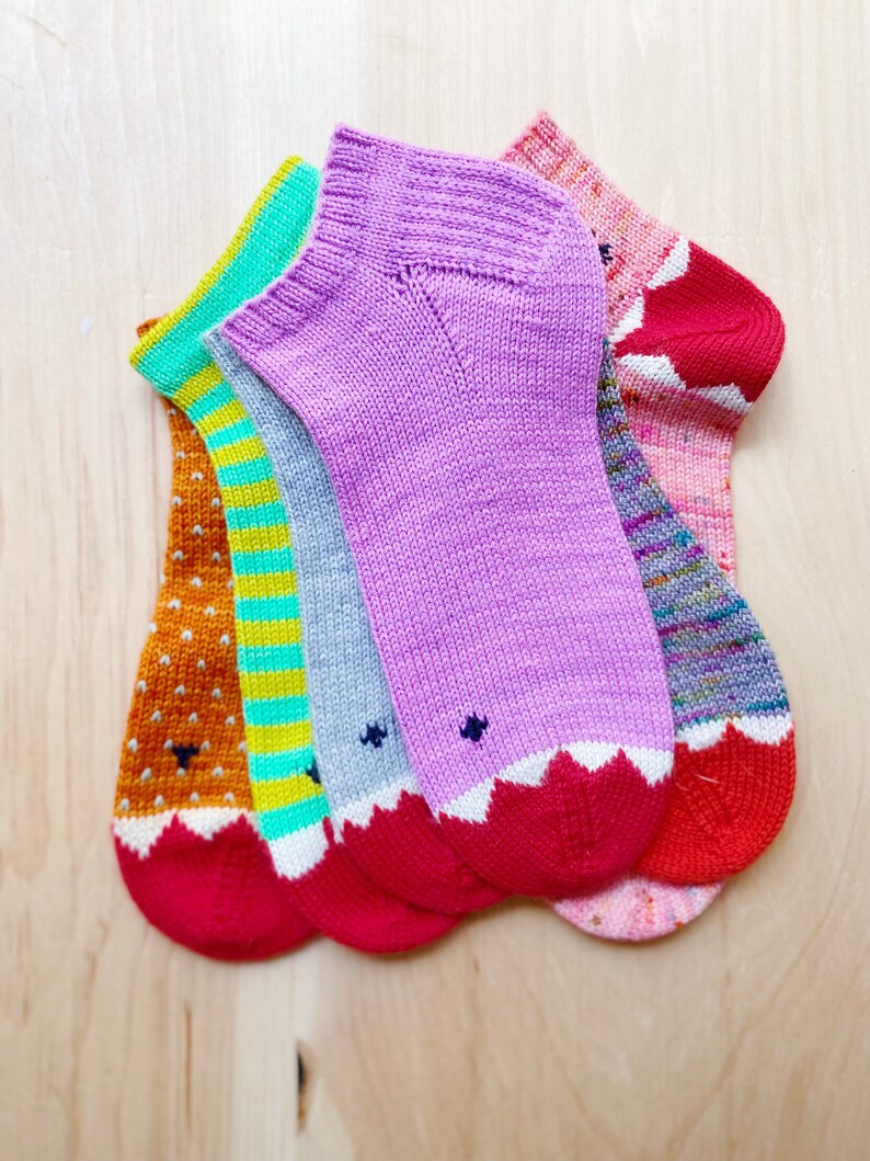 Feet Teeth Socks Beginner Colorwork Sock Knitting Pattern Easy Sock Knitting Pattern Halloween Sock Knitting Pattern image 8