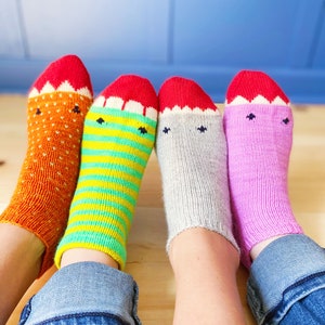 Feet Teeth Socks ~ Beginner Colorwork Sock Knitting Pattern ~ Easy Sock Knitting Pattern ~ Halloween Sock Knitting Pattern