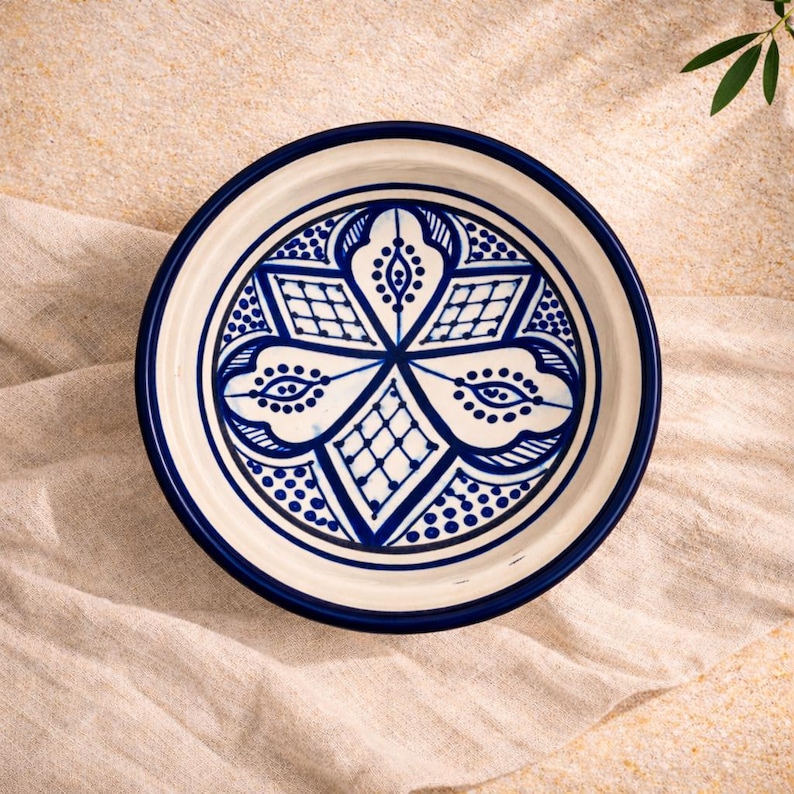 Marokkaanse tajine decoratieve serveerschaal | Blauwwitte keramische tajine | Decoratie | Tafelstuk | Housewarmingcadeau afbeelding 6