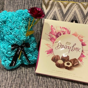 Handmade Rose Bear Gift Set – A Stunning and Thoughtful Surprise!