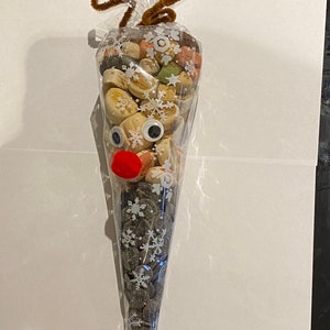Christmas Gift for Dog/Puppy – Reindeer Treat Cone Filled with a Selection of Dog Treats!