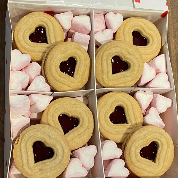 Biscuits with love, the Swedish way! Small token of love for all biscuit lovers