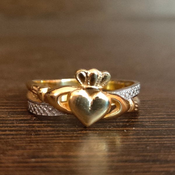 Gimmel Fede Ring, Claddagh Ring Irish Celtic ring, Bronze ring, friendship rings, Sterling Silver Hands ring, Hand Rings, Dainty ring,