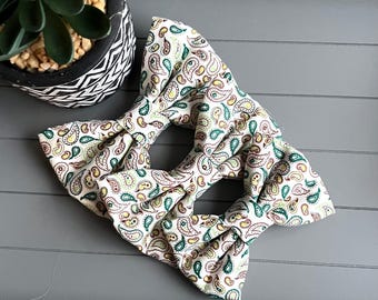 Green Paisley Dog Bow Tie: Cotton Collar Accessory