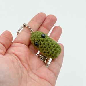 Dill-ightful Crochet Pickle Keychain with 'You're a Big Dill' Tag – Fun and Functional Accessory!