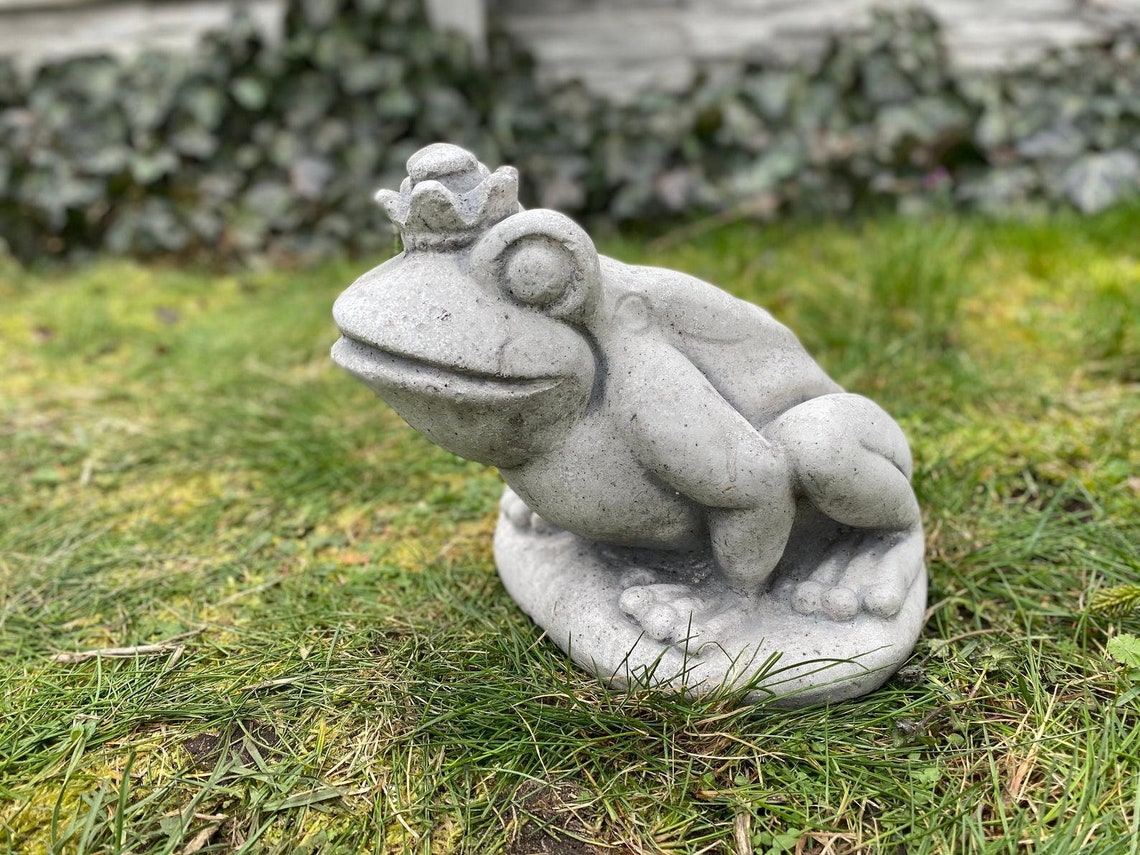 concrete frog statue