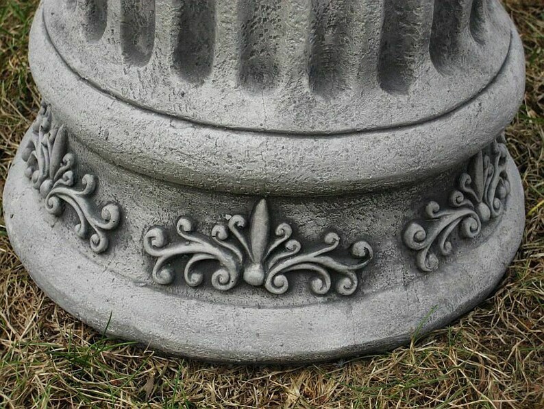 Column Statue Concrete sculpture Garden Statue pedestal Column Round Pedestal Concrete Column Ornament Statue Concrete Pedestal