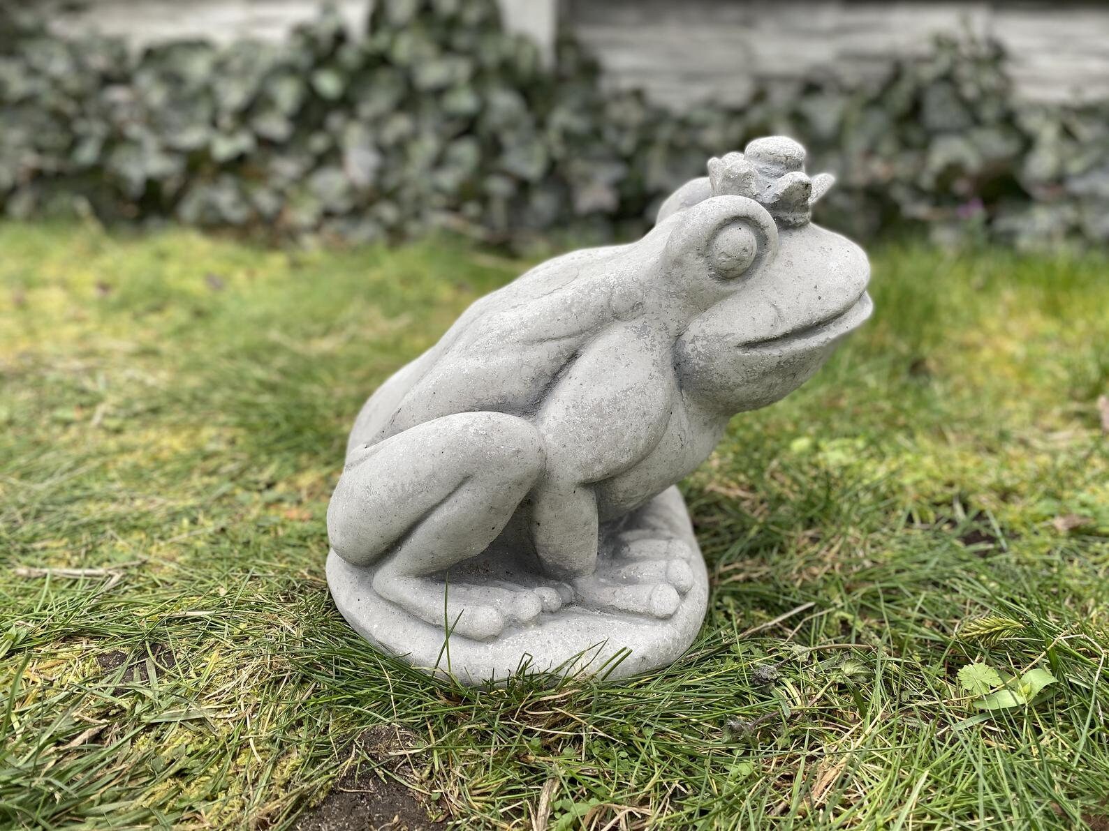 Frog Statue Concrete Frog Frog Garden Decor Frog Statues | Etsy