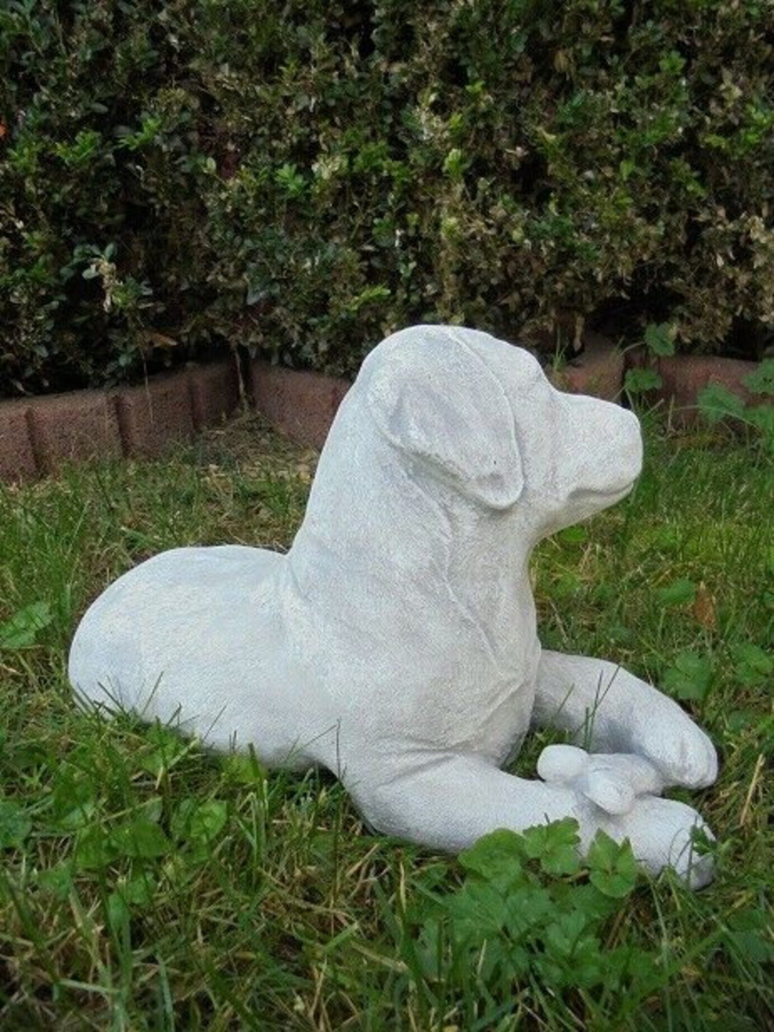 labrador yard statues