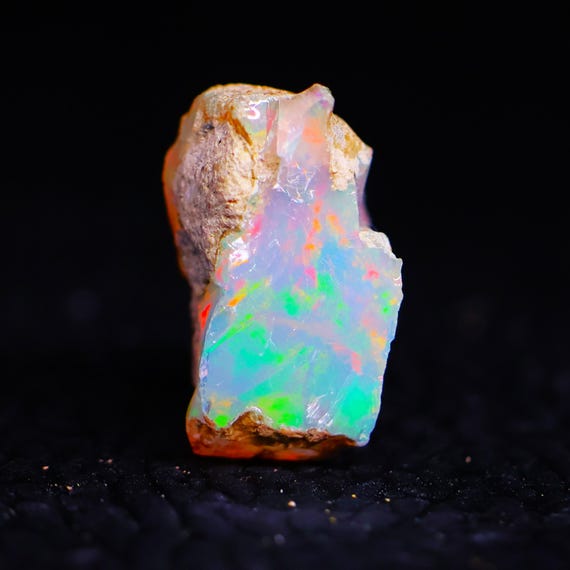 ファイアーオパール 鉱物 原石 標本 結晶