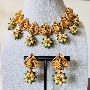Gold Green Pearl Choker/kundan jewelry set/Indian Jewelry/Choker set/Pakistani Jewelry/Bollywood Earrings set/ Pearl Necklace
