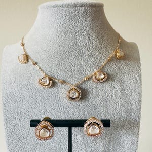 Gold Polki Kundan Choker/kundan jewelry set/Indian Jewelry/Choker set/Pakistani Jewelry/Bollywood Earrings set/ Pearl Necklace