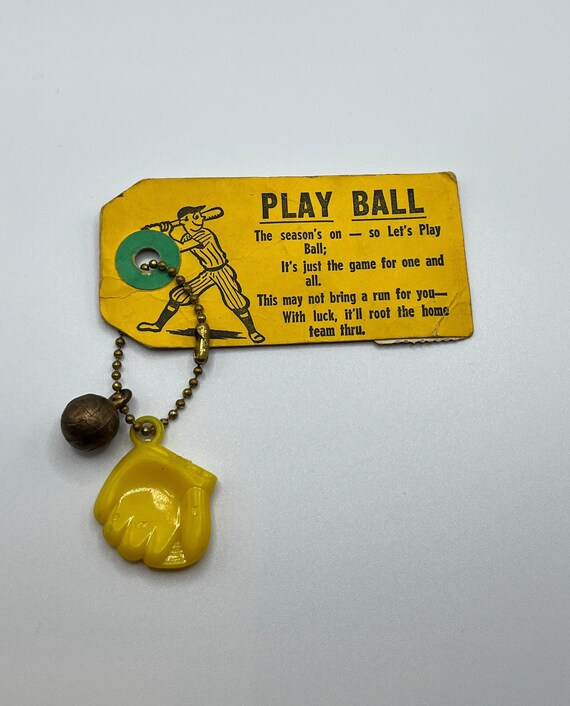 Souvenir Keychain Laser Cut Wood Gulfarium with Dolph… Gem