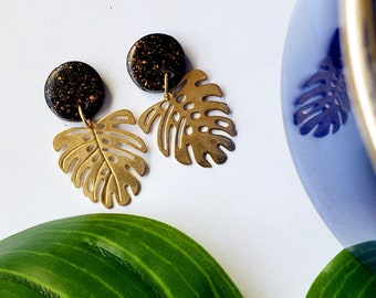 Clay earrings dangle, gold monstera earrings, boho earrings, bohemian, art deco, brass earrings, lightweight, statement earrings , handmade