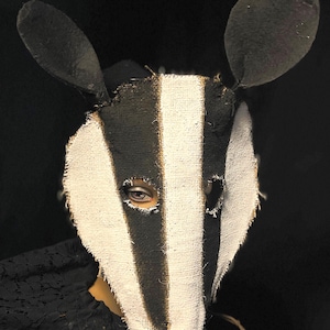 Masque de mascarade de blaireau : toile de jute peinte à la main, accessoire de costume en feutre écologique