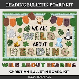Puede incluir: Un kit de tablero de anuncios con temática de selva. El kit incluye letras que deletrean "We are wild about reading" con diseños de estampado animal. También hay recortes de animales, incluyendo una cebra, un elefante, un mono y una jirafa. El kit está diseñado para un aula cristiana.