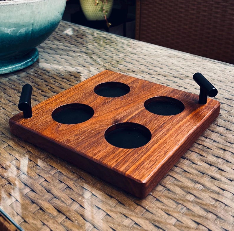 Tabla de degustación de whisky, diseño de nogal, hecha a mano, de calidad, soporte de exhibición de vidrio Bourbon, inserto de cuero, bandeja de vuelo de vidrio escocés, accesorio de barra para bebidas Four in a Square