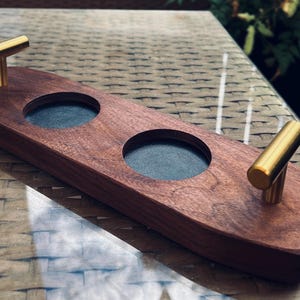 Tabla de degustación de whisky, diseño de nogal, hecha a mano, de calidad, soporte de exhibición de vidrio Bourbon, inserto de cuero, bandeja de vuelo de vidrio escocés, accesorio de barra para bebidas Two in a Row
