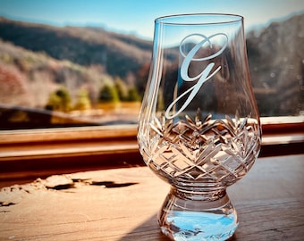 Personalized Glencairn Glass: Handcrafted Bourbon Tasting Gift for Wedding Party