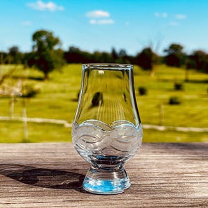 Hand Engraved Glassware Whiskey Tasting Experience Mini Glencairn Collection Unique Pattern Designs Premium Spirits Sampling Set Bourbon Whisky Scotch Flight Walnut Wood Board Handcrafted Bar Essential Perfect Gift Spirits Enthusiast