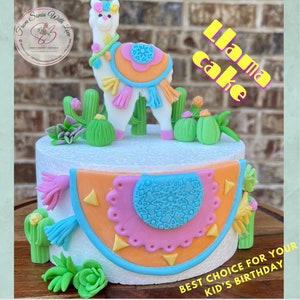 Handgemaakte fondant taarttopper met lama's en cactussen.