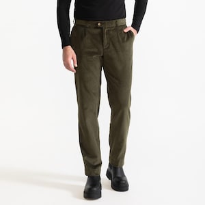 OIive Corduroy Pants – Organic Cotton, Vegan & Sustainable | Single-Pleated Men&#39;s Trousers, Regular Fir, Retro Style