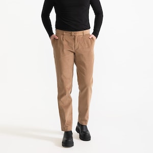 Toffee Blue Corduroy Pants – Organic Cotton, Vegan & Sustainable | Single-Pleated Men&#39;s Trousers, Regular Fir, Retro Style