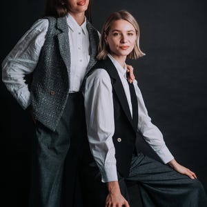 Chaleco de lana de tweed gris hecho a mano - Chaleco cruzado europeo imagen 8