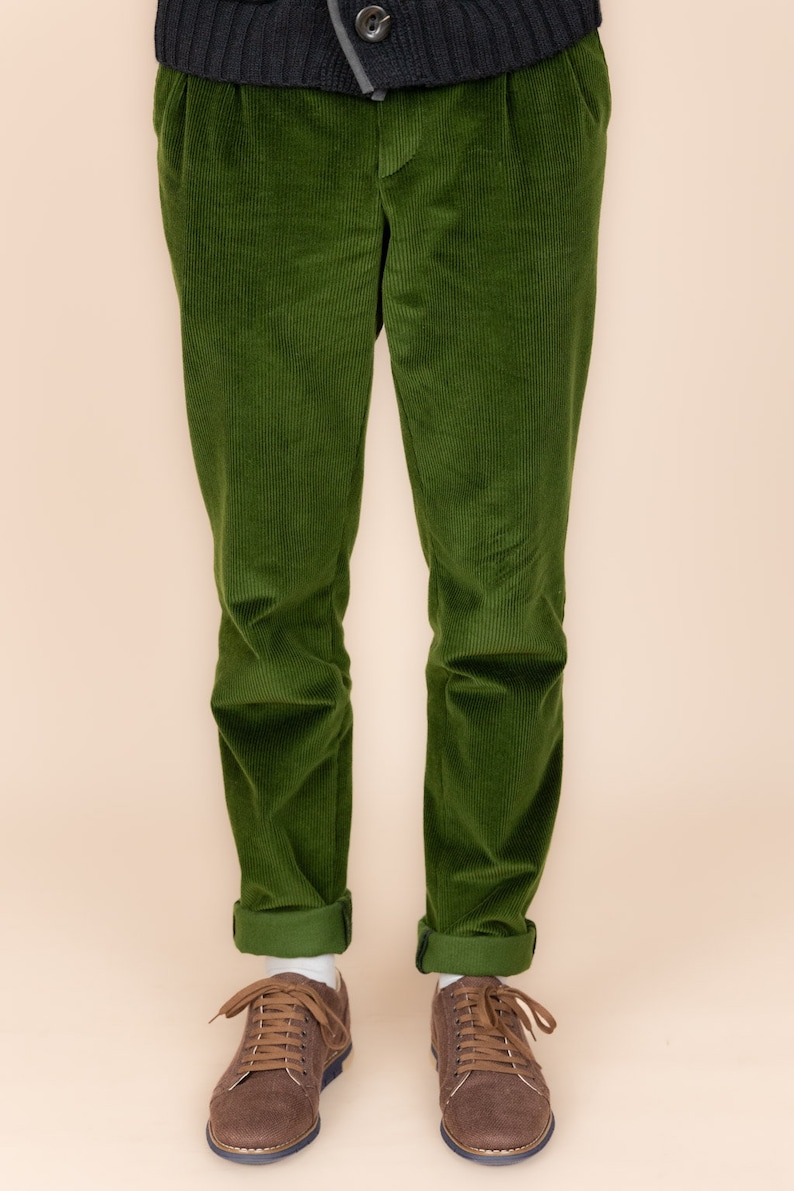 Pantalon vert fabriqué à la main en velours côtelé de coton biologique Mode durable pour hommes Pantalon automne-hiver à plis doubles image 3