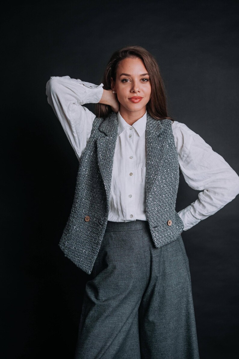 Chaleco de lana de tweed gris hecho a mano - Chaleco cruzado europeo imagen 4
