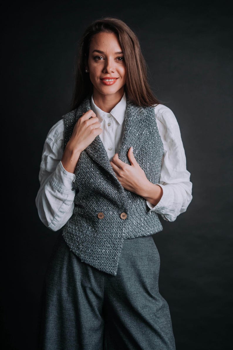 Chaleco de lana de tweed gris hecho a mano - Chaleco cruzado europeo imagen 1