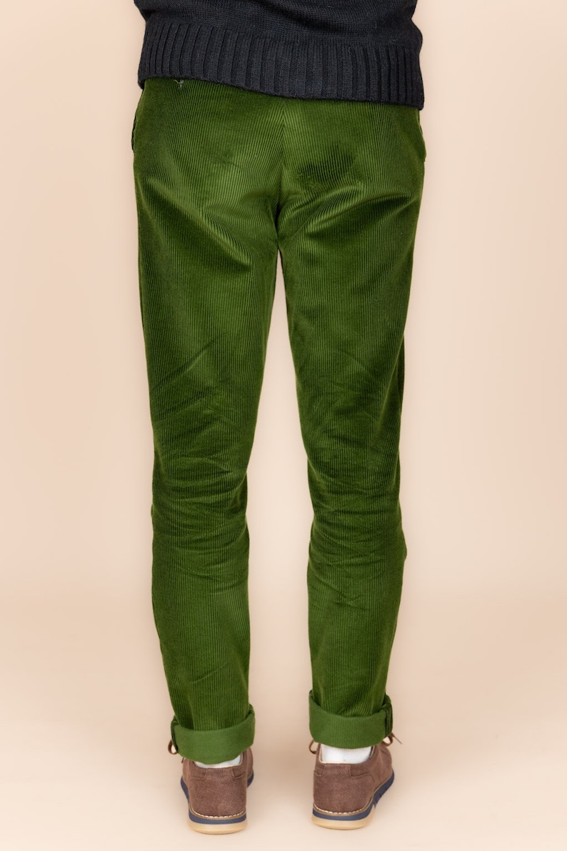 Pantalon vert fabriqué à la main en velours côtelé de coton biologique Mode durable pour hommes Pantalon automne-hiver à plis doubles image 4