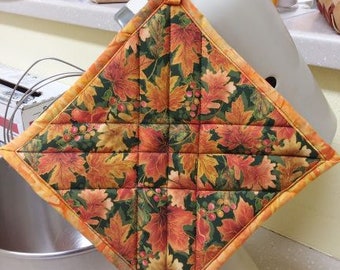 Fall Colours Hotpad Tan Kitchen Decor Beige Floral Potholder Hand Quilted Hotpad Thanksgiving Decor Neutral Flowered Potholder