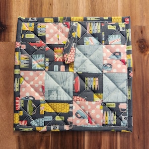 Patchwork Quilted Potholder: Cotton Hot Pad, Trivet (9.5")