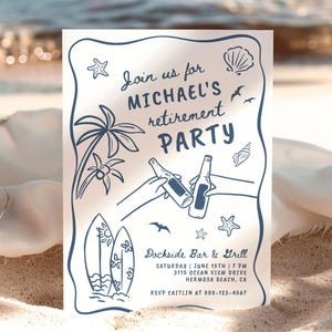 Op de afbeelding: Een witte uitnodiging met blauwe lijntekening voor Michael's pensioenfeest. Het ontwerp bevat palmbomen, surfplanken, bierflessen en schelpen. De tekst luidt "Join us for MICHAEL'S retirement PARTY" en bevat evenementdetails.