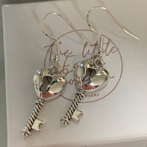 Silvernyckelörhängen, 925 krokörhängen