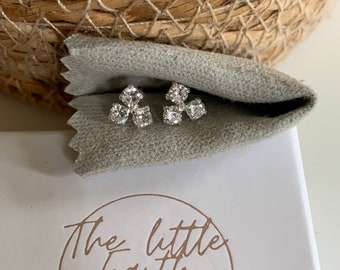 925 Sterling Silver Push-Back Earrings Decorated with CZ Simulated Diamonds