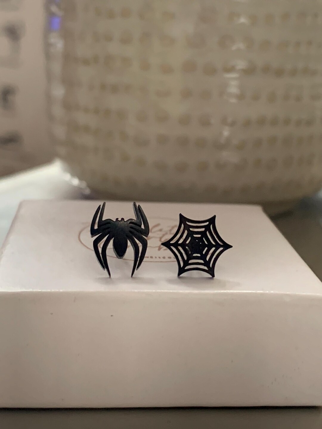 Orecchini pendenti a forma di ragnatela: accessorio gotico spettrale per Halloween - Italia
