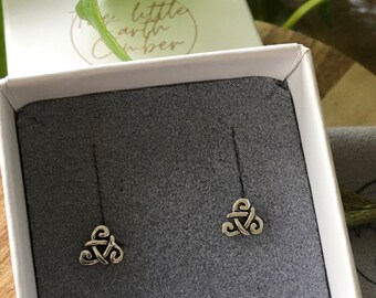 Orecchini A Bottone Nodo Celtico In Argento Sterling 925 – Gioielli Ipoallergenici Irlandesi Per Donne E Ragazze