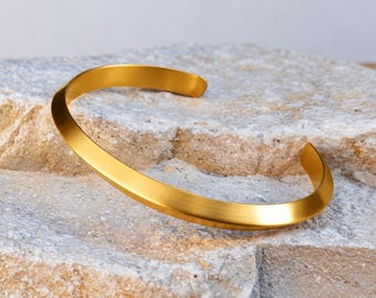 手作りの18K/22Kイエローゴールドカフブレスレット：ソリッドゴールドメンズバングル